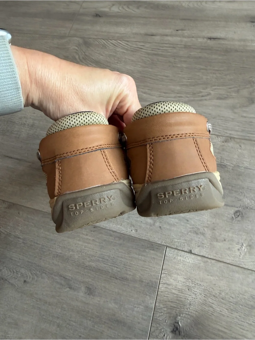 Sperry Boys Lanyard Boat Shoe - Flat Heel - Size 5.5M - light brown/tan